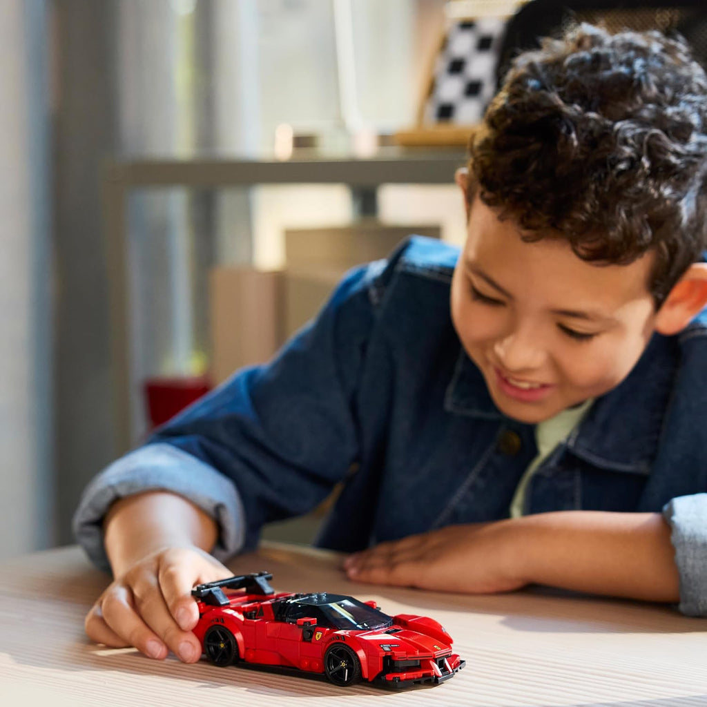 LEGO Speed Champions Ferrari SF90 XX Stradale Sportwagen - Modellbau mit sammelbarer Fahrer Minifigur - 77254